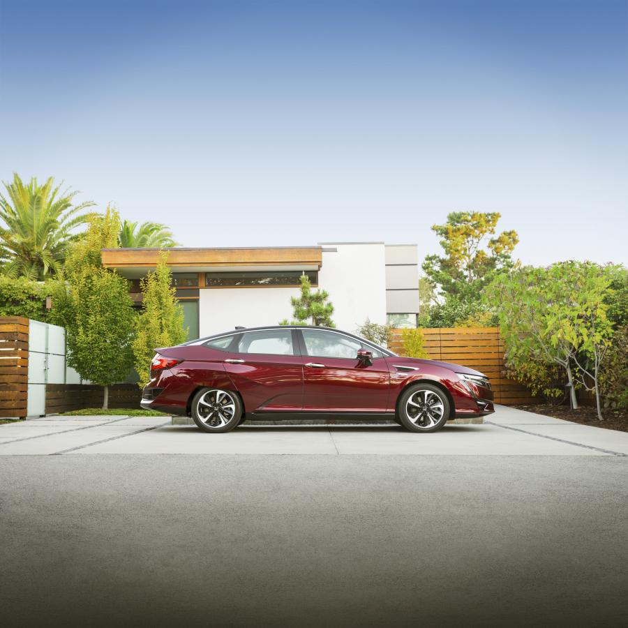  Honda Clarity Fuel Cell 2019 года  (NA) (фото 4 из 50)